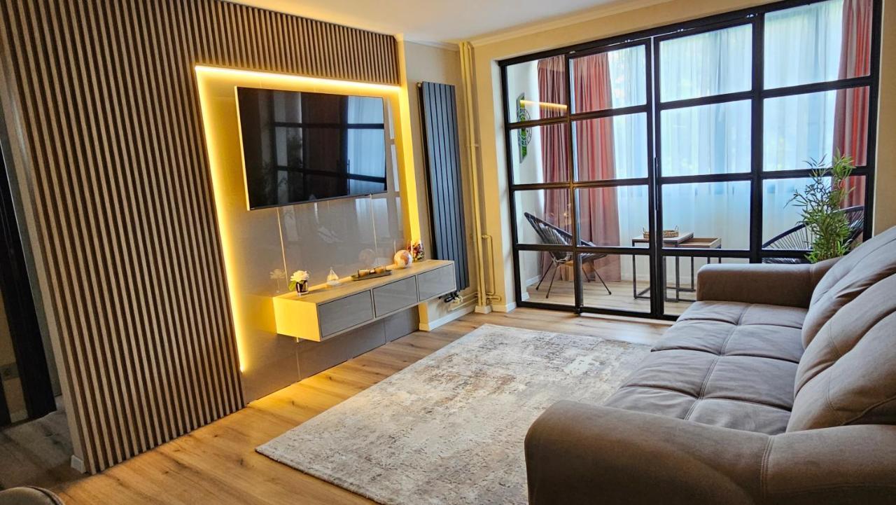 Cosy 2 Rooms Apartment In The Center Of The City Bucharest Exterior photo