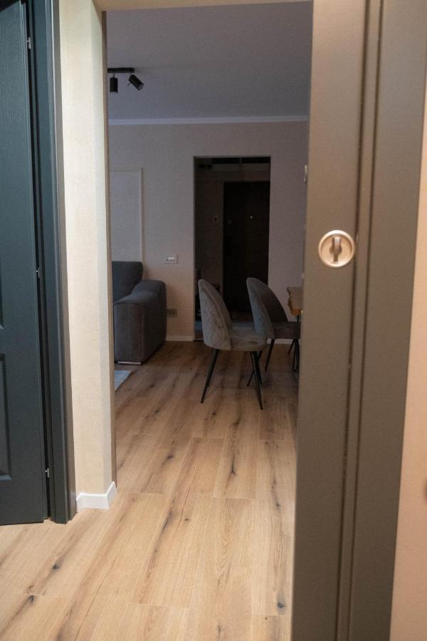 Cosy 2 Rooms Apartment In The Center Of The City Bucharest Exterior photo