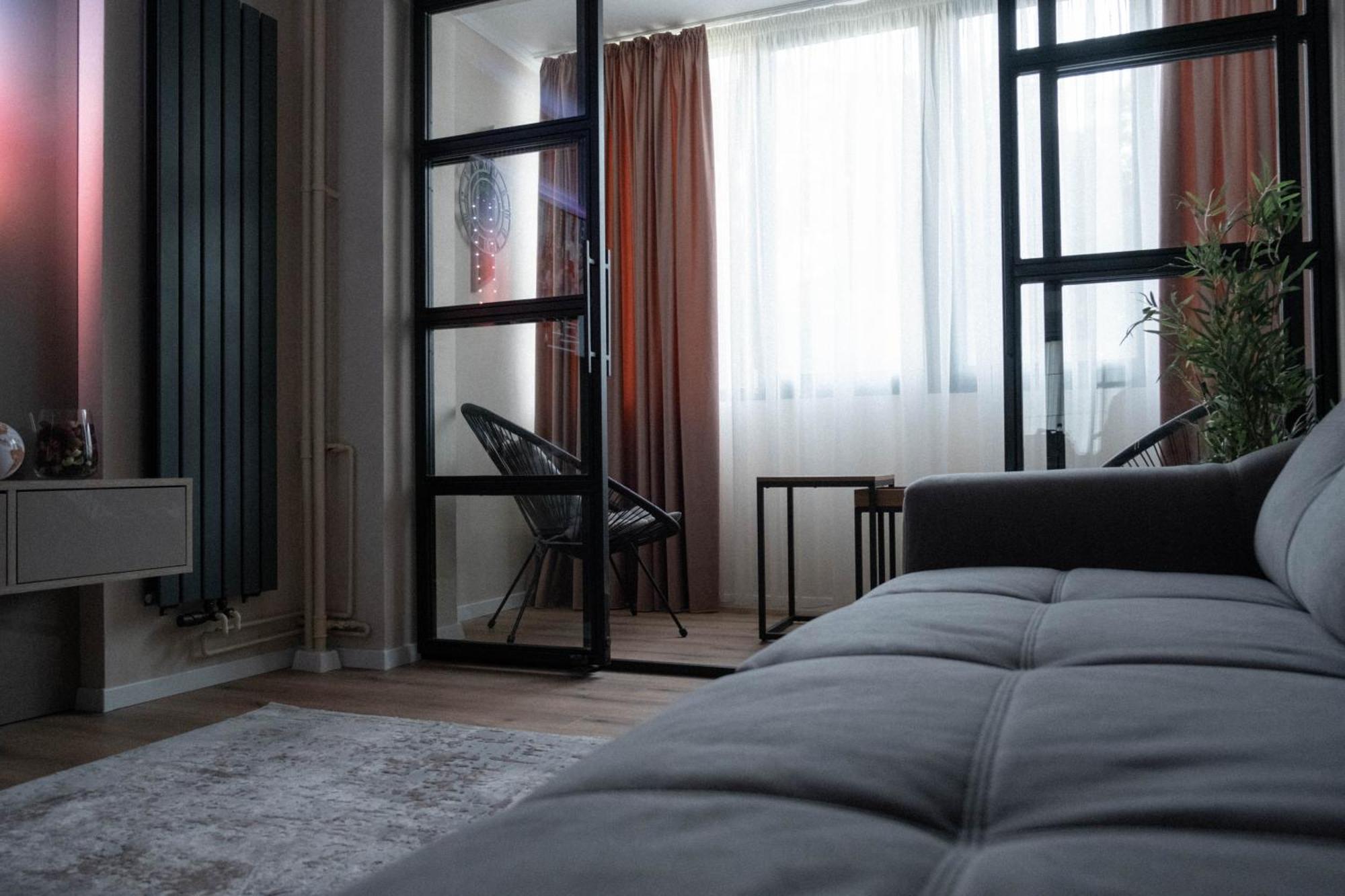 Cosy 2 Rooms Apartment In The Center Of The City Bucharest Exterior photo