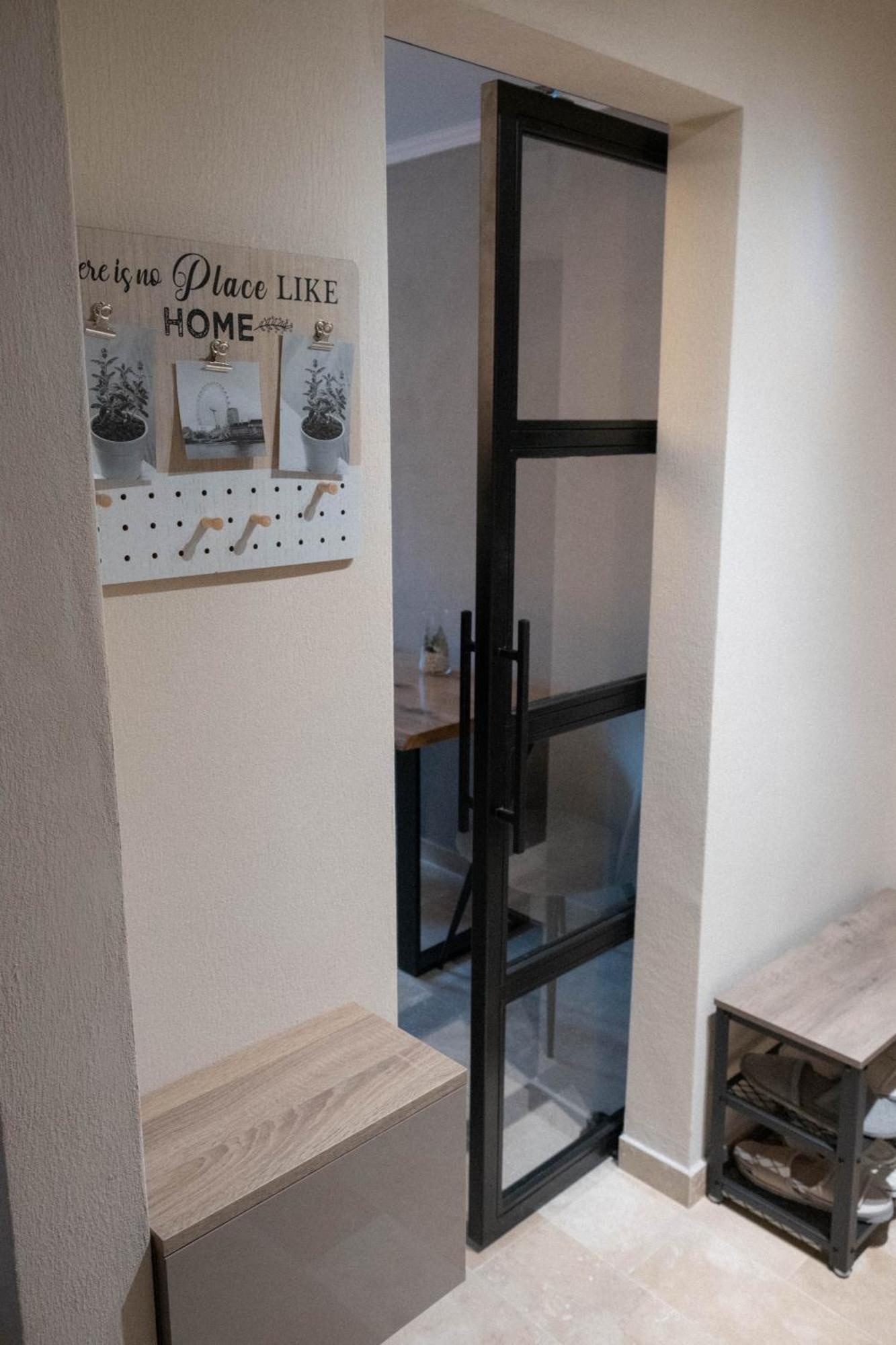 Cosy 2 Rooms Apartment In The Center Of The City Bucharest Exterior photo